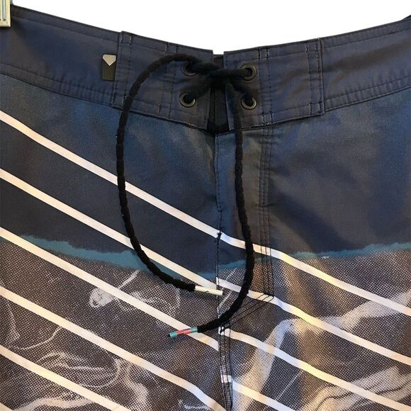 Quiksilver Men's Highline Lava Slash Boardshorts Blue Size 32 - Picture 2 of 16
